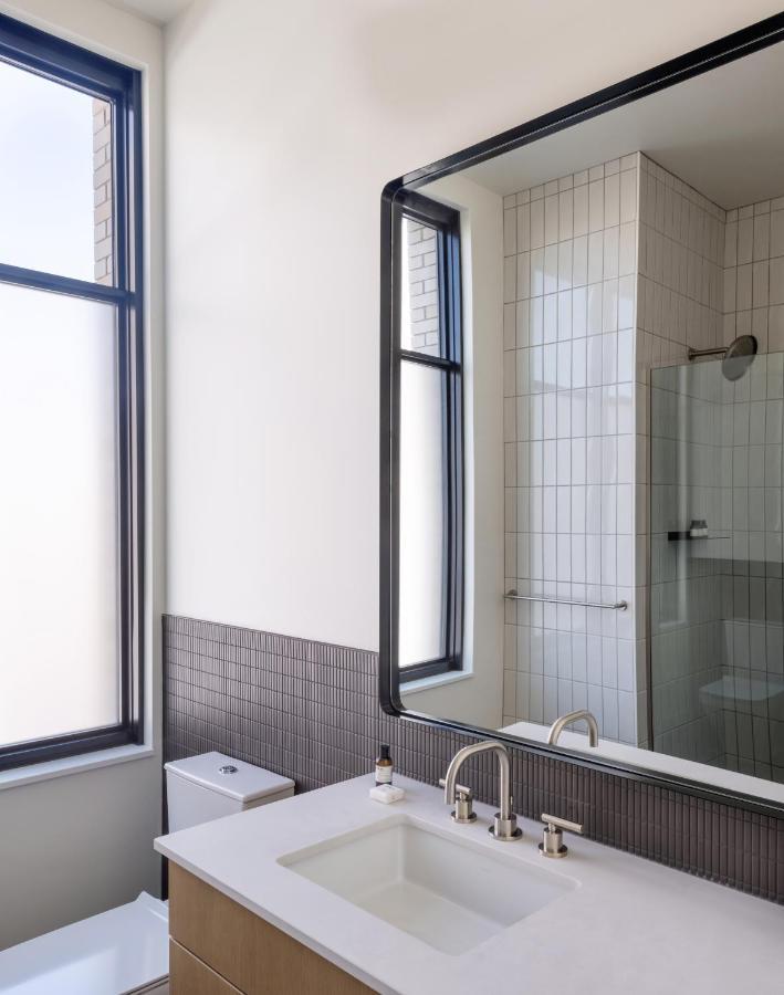 Roost Detroit Aparthotel Bagian luar foto