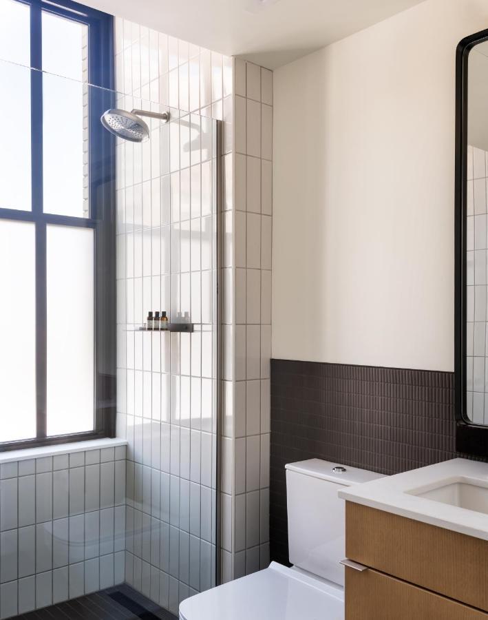Roost Detroit Aparthotel Bagian luar foto