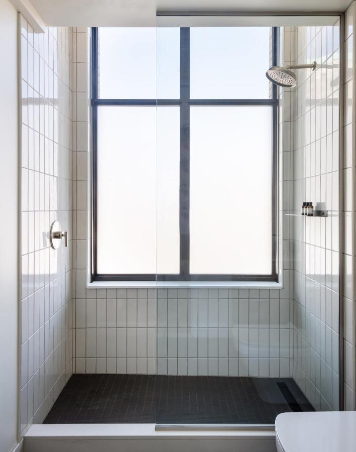 Roost Detroit Aparthotel Bagian luar foto
